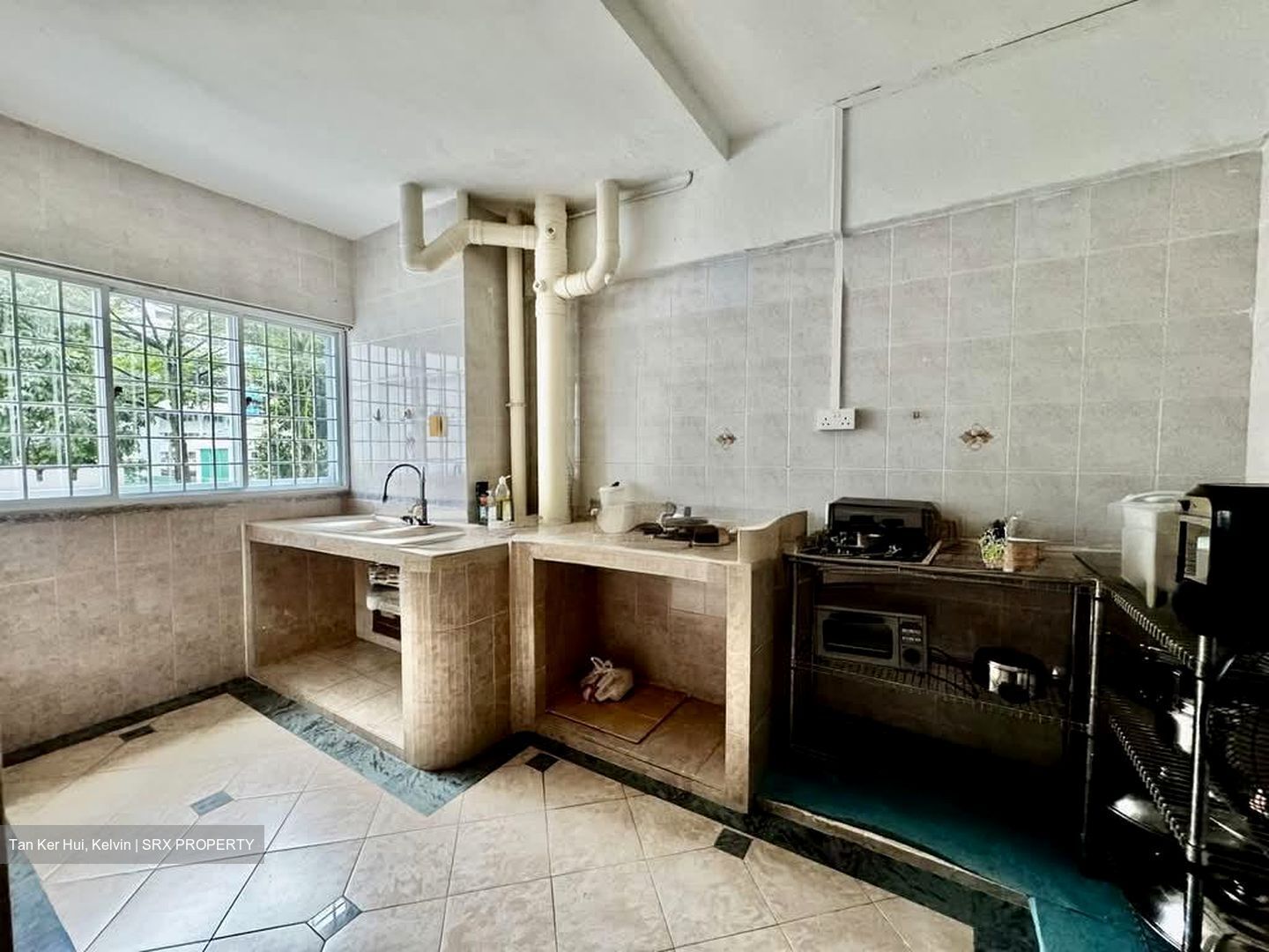 Blk 340 Jurong East Avenue 1 (Jurong East), HDB Executive #580808311